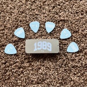 NEW Taylor Swift 1989 Guitar Pick Set